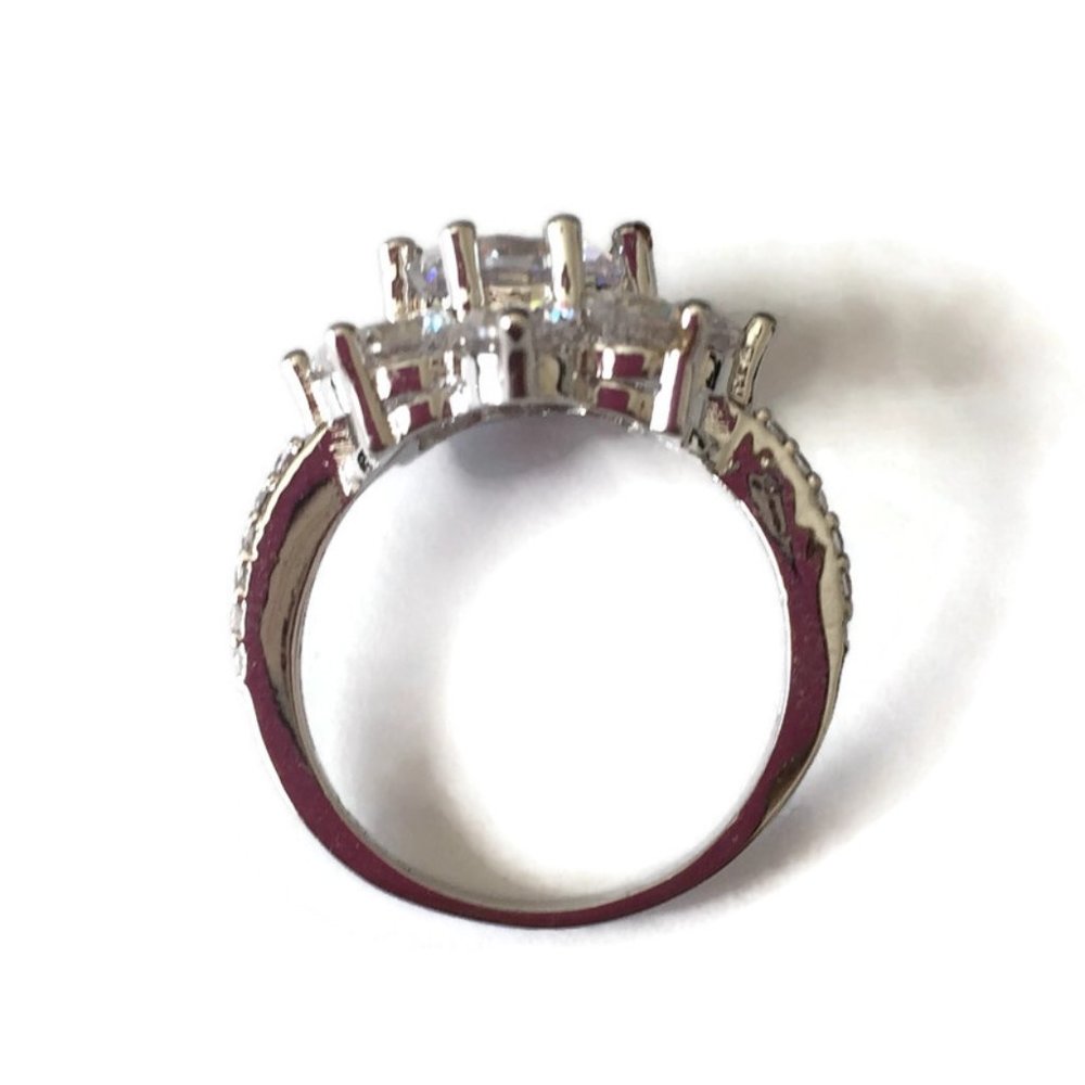 Silver & Clear CZ Rhinestone Flower Snowflake Ring - Picture 5 of 5